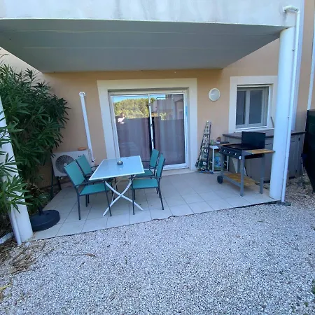 Entre Et Avec Piscine Apartment Peret