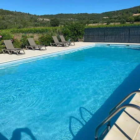 Entre Et Avec Piscine Apartment